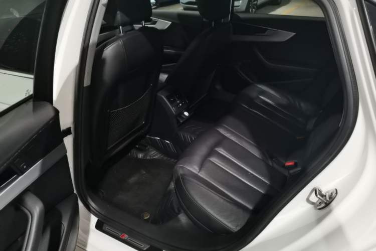 Used Audi A4L 2018 30th Anniversary Edition 40 TFSI Fashion Model Left Rear Seat