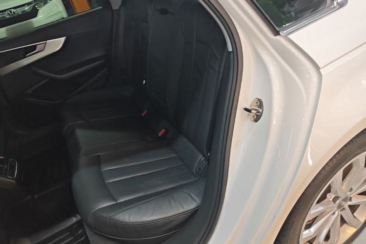 Used Audi A4L 2018 30th Anniversary Edition 40 TFSI Fashion Model Left Rear Seat