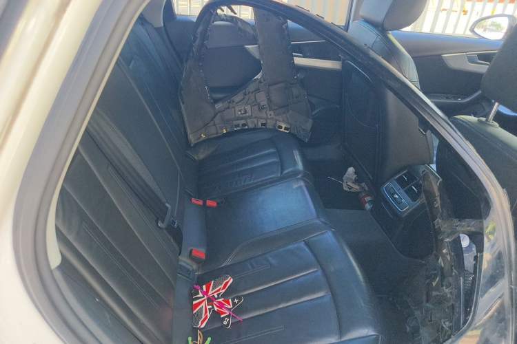 Used Audi A4L 2018 30th Anniversary Edition 40 TFSI Fashion Model Left Rear Seat