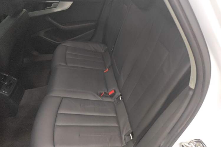 Used Audi A4L 2018 30th Anniversary Edition 40 TFSI Fashion Model Left Rear Seat