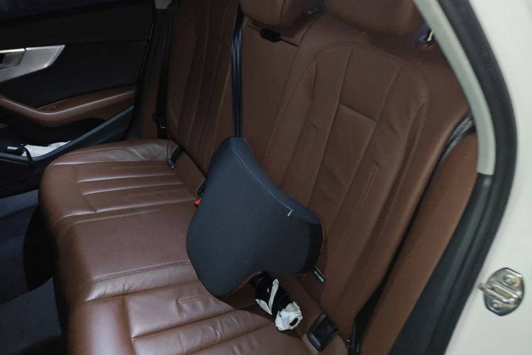 Used Audi A4L 2018 30th Anniversary Edition 40 TFSI Fashion Model Left Rear Seat