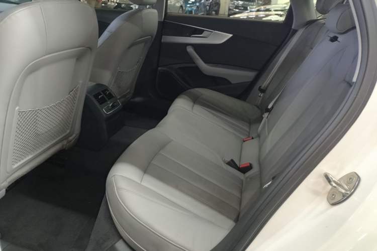 Used Audi A4L 2018 30th Anniversary Edition 40 TFSI Fashion Model Left Rear Seat