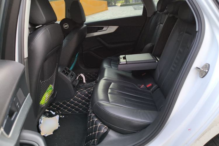 Used Audi A4L 2018 30th Anniversary Edition 40 TFSI Fashion Model Left Rear Seat