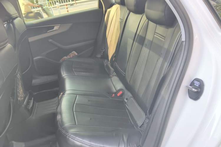 Used Audi A4L 2018 30th Anniversary Edition 40 TFSI Trendy Model Left Rear Seat