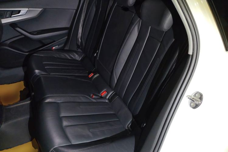 Used Audi A4L 2018 30th Anniversary Edition 40 TFSI Fashion Model Left Rear Seat