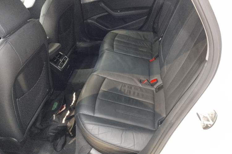 Used Audi A4L 2018 30th Anniversary Edition 40 TFSI Fashion Model Left Rear Seat