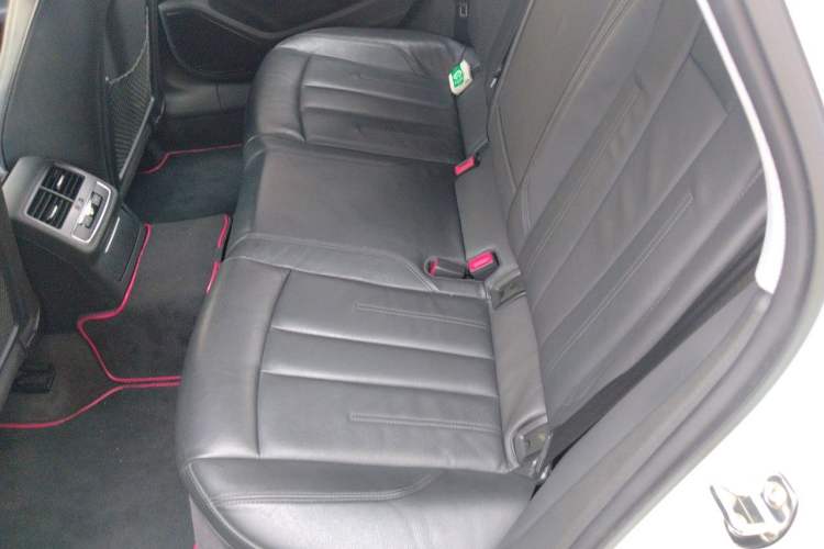 Used Audi A4L 2018 30th Anniversary Edition 40 TFSI Fashion Model Left Rear Seat