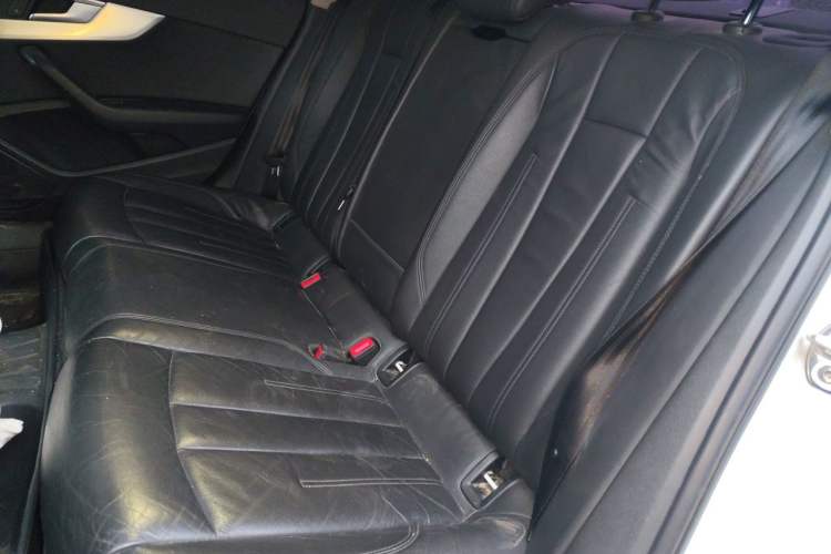 Used Audi A4L 2018 30th Anniversary Edition 40 TFSI Fashion Model Left Rear Seat