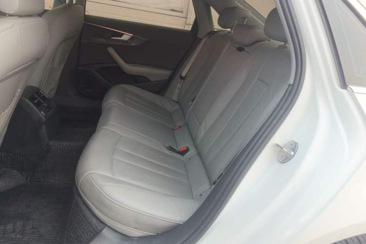 Used Audi A4L 2018 30th Anniversary Edition 40 TFSI Fashion Model Left Rear Seat