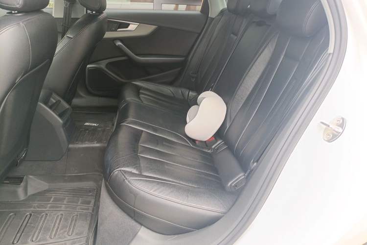 Used Audi A4L 2018 30th Anniversary Edition 40 TFSI Trendy Model Left Rear Seat