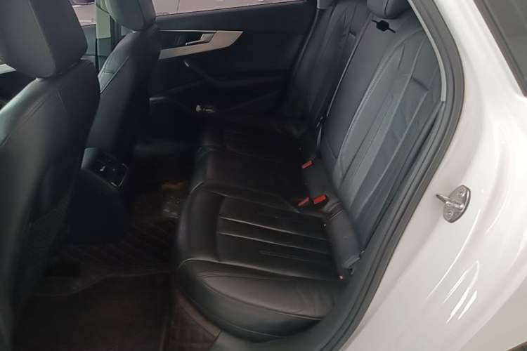 Used Audi A4L 2018 30th Anniversary Edition 40 TFSI Fashion Model Left Rear Seat
