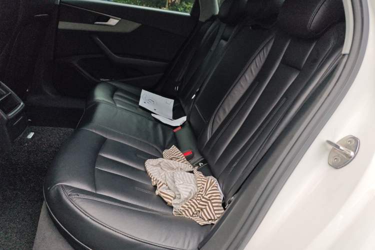 Used Audi A4L 2018 30th Anniversary Edition 40 TFSI Trendy Model Left Rear Seat