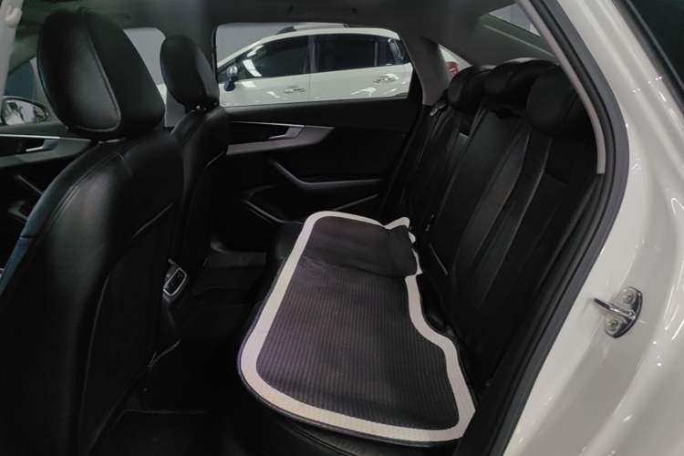 Used Audi A4L 2018 30th Anniversary Edition 40 TFSI Trendy Model Left Rear Seat