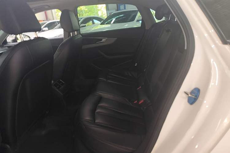 Used Audi A4L 2018 30th Anniversary Edition 40 TFSI Trendy Model Left Rear Seat