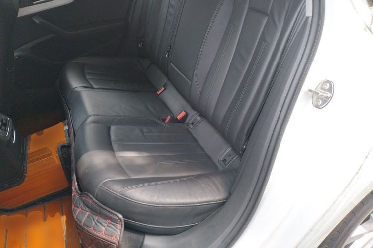 Used Audi A4L 2018 30th Anniversary Edition 40 TFSI Fashion Model Left Rear Seat