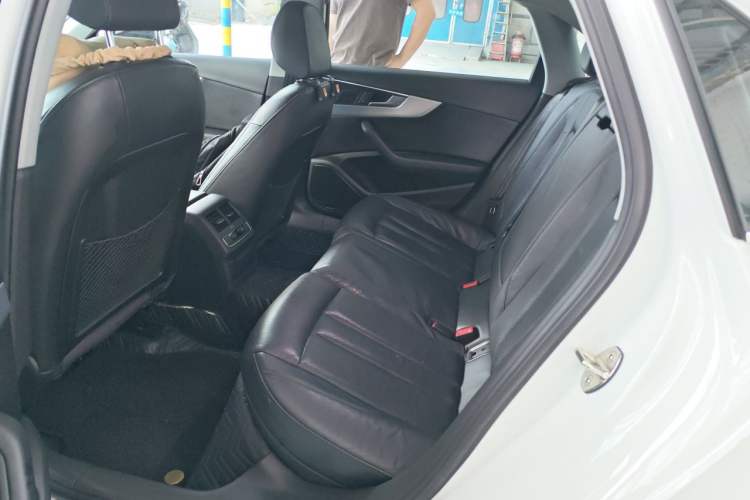 Used Audi A4L 2018 30th Anniversary Edition 40 TFSI Fashion Model Left Rear Seat