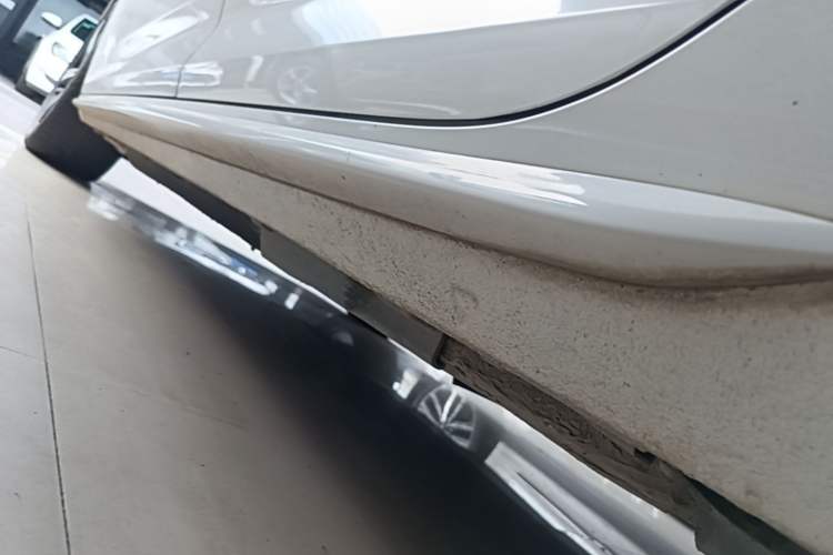Used Audi A4L 2018 30th Anniversary Edition 40 TFSI Fashion Model Left Side Sill