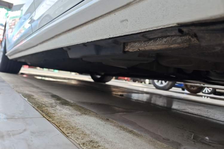 Used Audi A4L 2018 30th Anniversary Edition 40 TFSI Fashion Model Left Side Sill