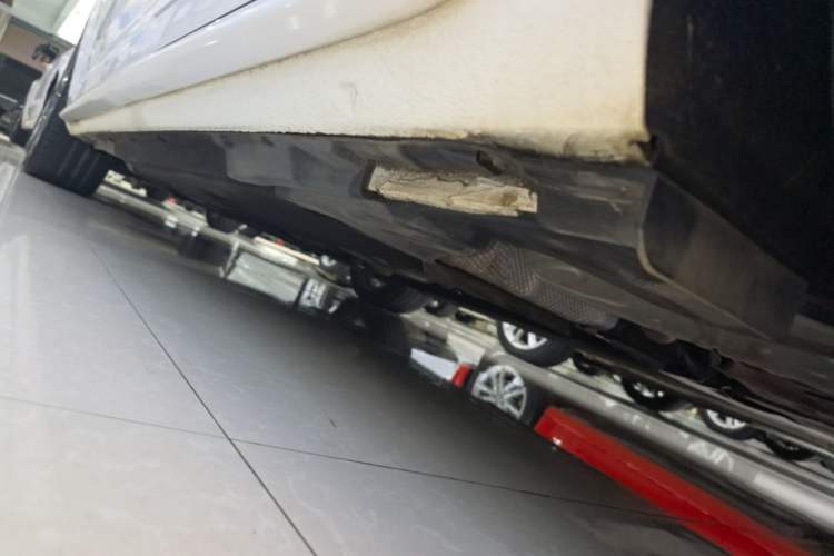 Used Audi A4L 2018 30th Anniversary Edition 40 TFSI Fashion Model Left Side Sill