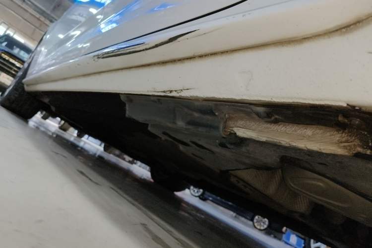 Used Audi A4L 2018 30th Anniversary Edition 40 TFSI Fashion Model Left Side Sill