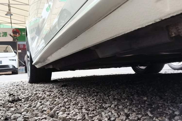 Used Audi A4L 2018 30th Anniversary Edition 40 TFSI Trendy Model Left Side Sill
