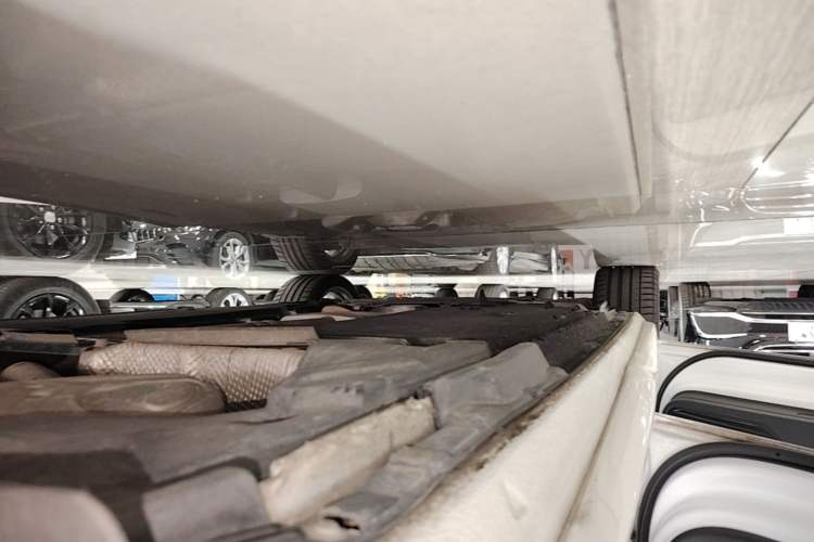 Used Audi A4L 2018 30th Anniversary Edition 40 TFSI Fashion Model Left Side Sill