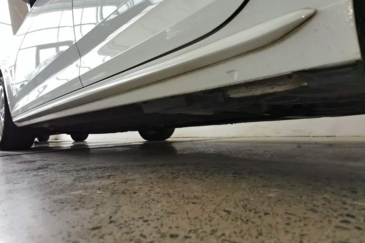 Used Audi A4L 2018 30th Anniversary Edition 40 TFSI Trendy Model Left Side Sill