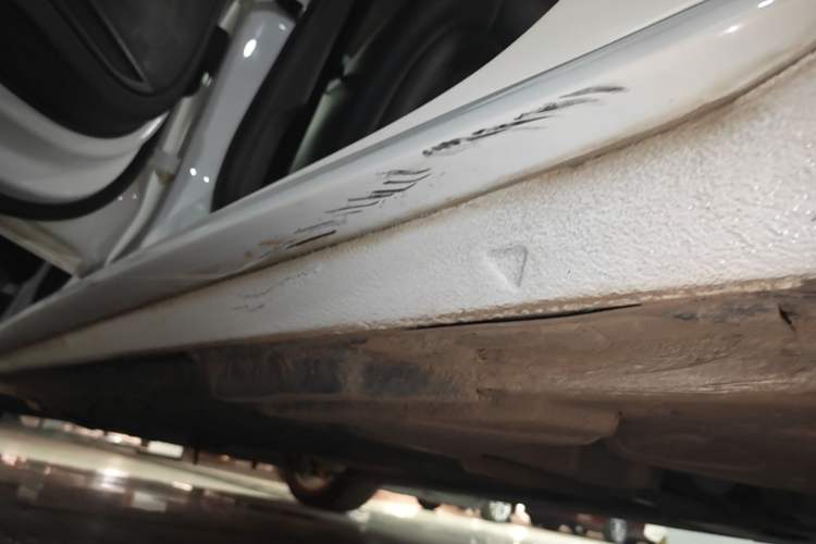 Used Audi A4L 2018 30th Anniversary Edition 40 TFSI Trendy Model Left Side Sill