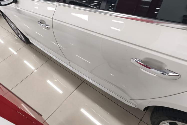 Used Audi A4L 2018 30th Anniversary Edition 40 TFSI Trendy Model Left Side Sill