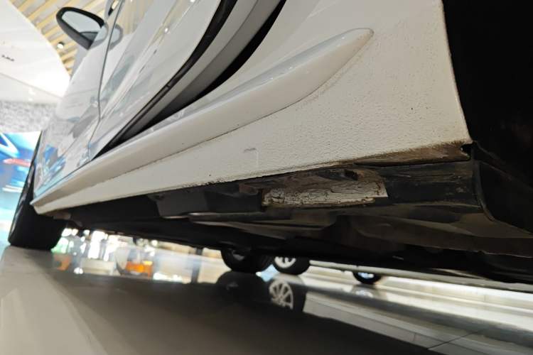 Used Audi A4L 2018 30th Anniversary Edition 40 TFSI Sport Edition Left Side Sill