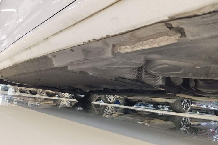 Used Audi A4L 2018 30th Anniversary Edition 40 TFSI Fashion Model Left Side Sill