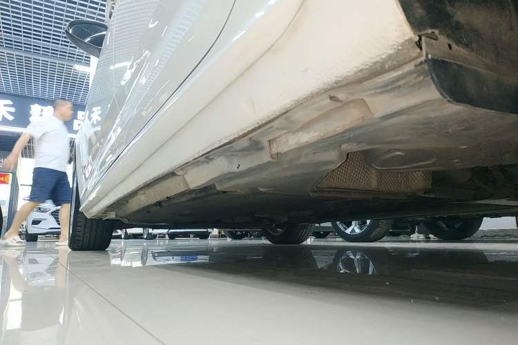 Used Audi A4L 2018 30th Anniversary Edition 40 TFSI Trendy Model Left Side Sill