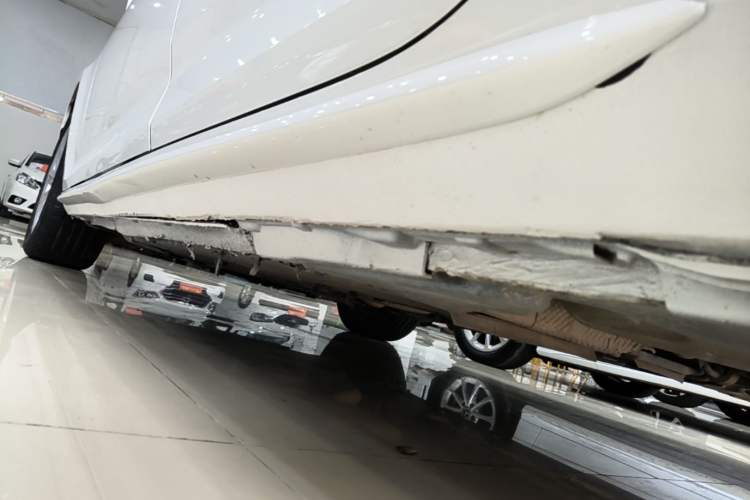 Used Audi A4L 2018 30th Anniversary Edition 40 TFSI Trendy Model Left Side Sill
