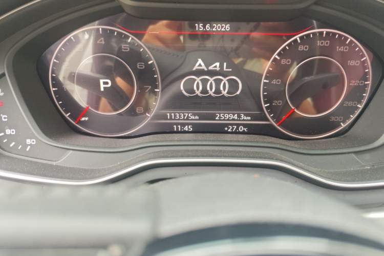 Used Audi A4L 2018 30th Anniversary Edition 40 TFSI Fashion Model Odometer Close Up