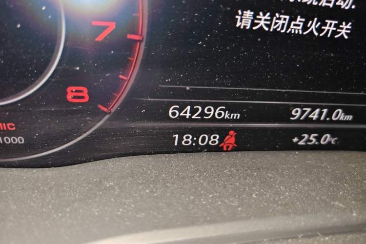 Used Audi A4L 2018 30th Anniversary Edition 40 TFSI Fashion Model Odometer Close Up