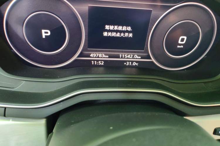 Used Audi A4L 2018 30th Anniversary Edition 40 TFSI Fashion Model Odometer Close Up