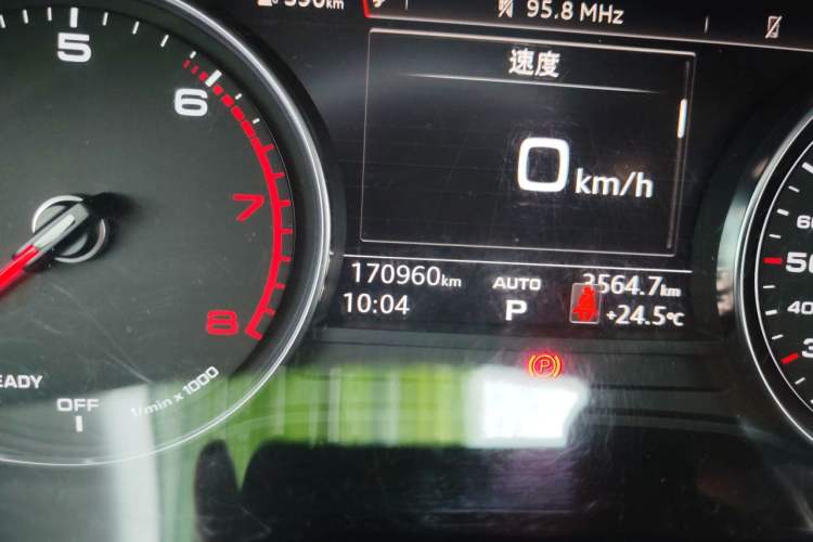 Used Audi A4L 2018 30th Anniversary Edition 40 TFSI Trendy Model Odometer Close Up