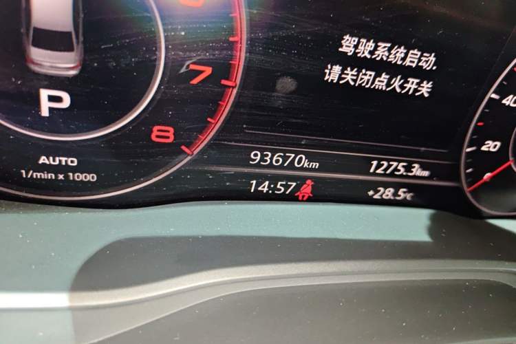 Used Audi A4L 2018 30th Anniversary Edition 40 TFSI Fashion Model Odometer Close Up