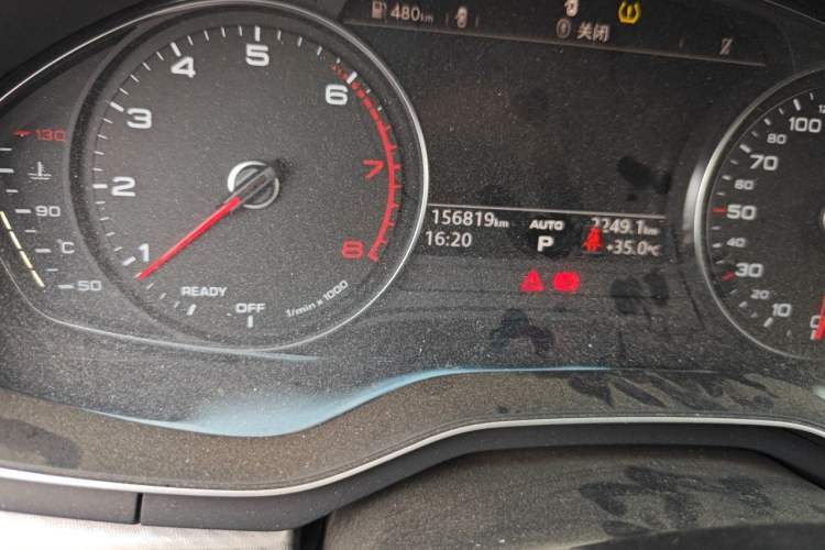Used Audi A4L 2018 30th Anniversary Edition 40 TFSI Fashion Model Odometer Close Up