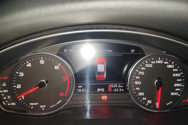 Used Audi A4L 2018 30th Anniversary Edition 30 TFSI Ambition Model Odometer Close Up