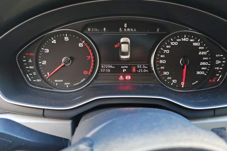 Used Audi A4L 2018 30th Anniversary Edition 40 TFSI Trendy Model Odometer Close Up