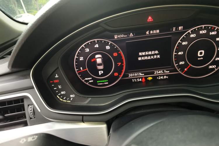 Used Audi A4L 2018 30th Anniversary Edition 40 TFSI Fashion Model Odometer Close Up