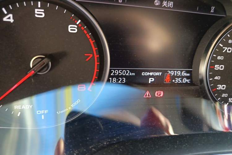 Used Audi A4L 2018 30th Anniversary Edition 40 TFSI Trendy Model Odometer Close Up