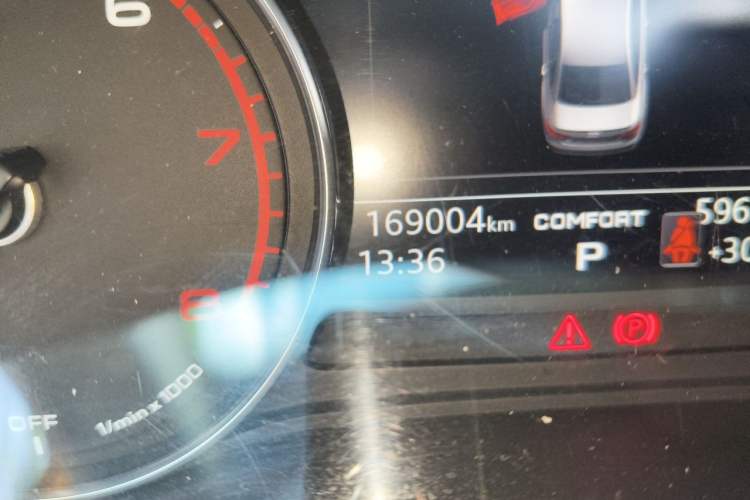 Used Audi A4L 2018 30th Anniversary Edition 40 TFSI Trendy Model Odometer Close Up