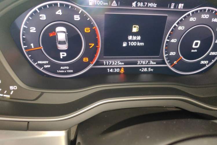 Used Audi A4L 2018 30th Anniversary Edition 40 TFSI Fashion Model Odometer Close Up