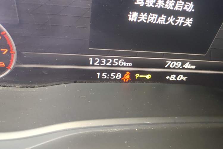 Used Audi A4L 2018 30th Anniversary Edition 40 TFSI Fashion Model Odometer Close Up