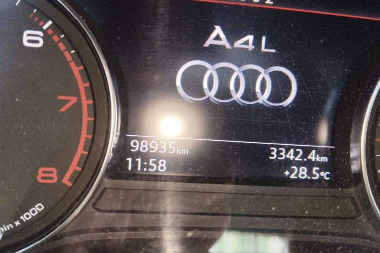 Used Audi A4L 2018 30th Anniversary Edition 40 TFSI Trendy Model Odometer Close Up