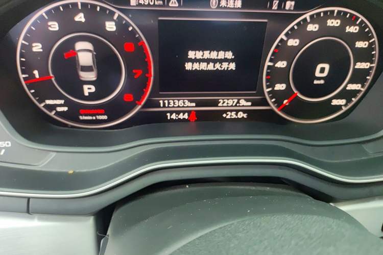 Used Audi A4L 2018 30th Anniversary Edition 40 TFSI Fashion Model Odometer Close Up