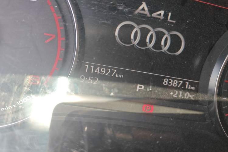 Used Audi A4L 2018 30th Anniversary Edition 40 TFSI Trendy Model Odometer Close Up