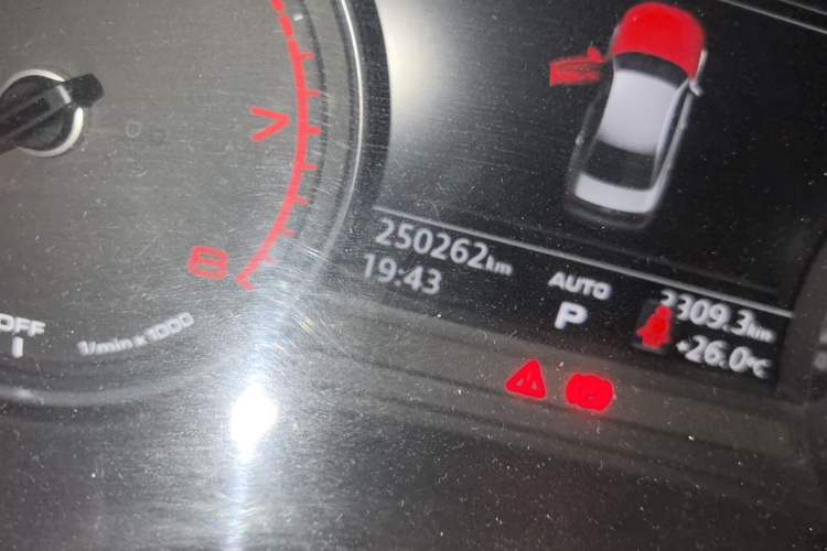 Used Audi A4L 2018 30th Anniversary Edition 40 TFSI Trendy Model Odometer Close Up